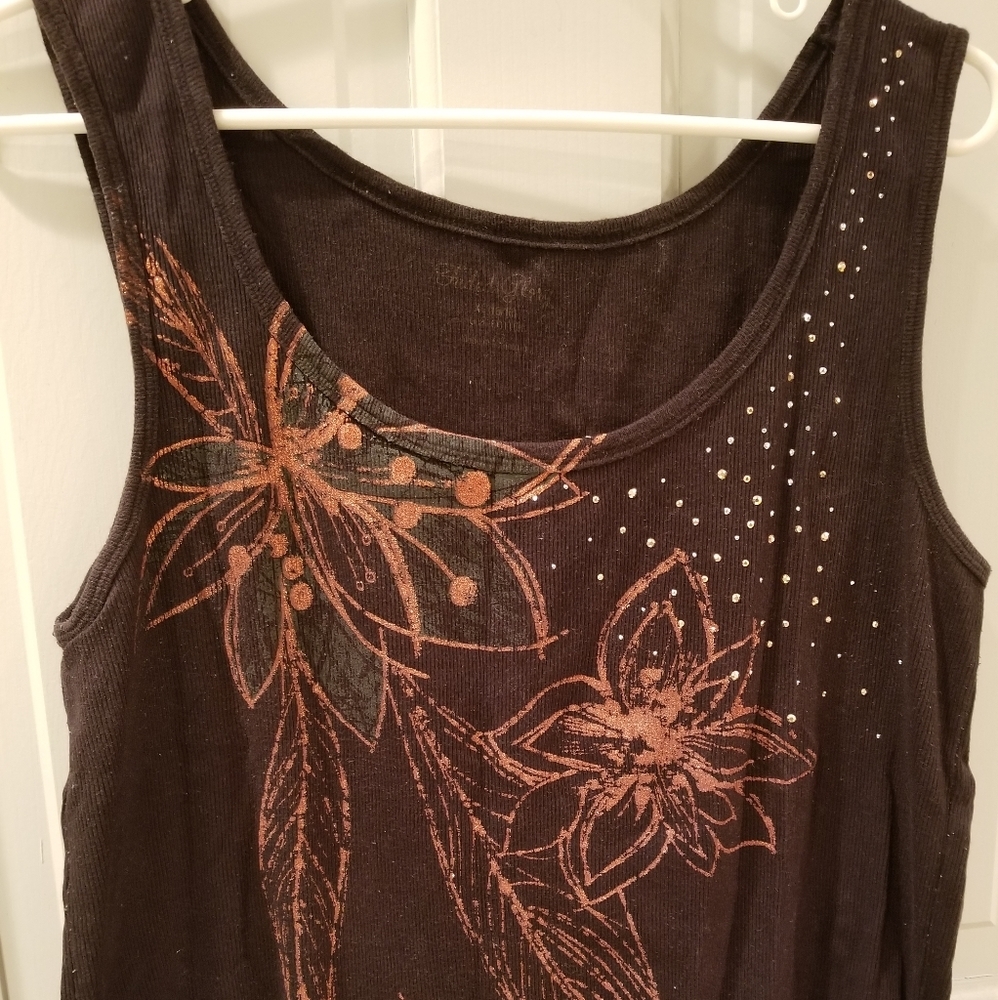 Black Beaded Flower Tank Top - Picture 2 of 6
